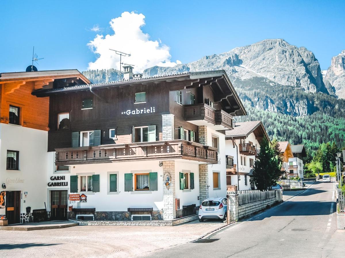 Garni Gabrieli Bed and Breakfast Corvara Exteriör bild