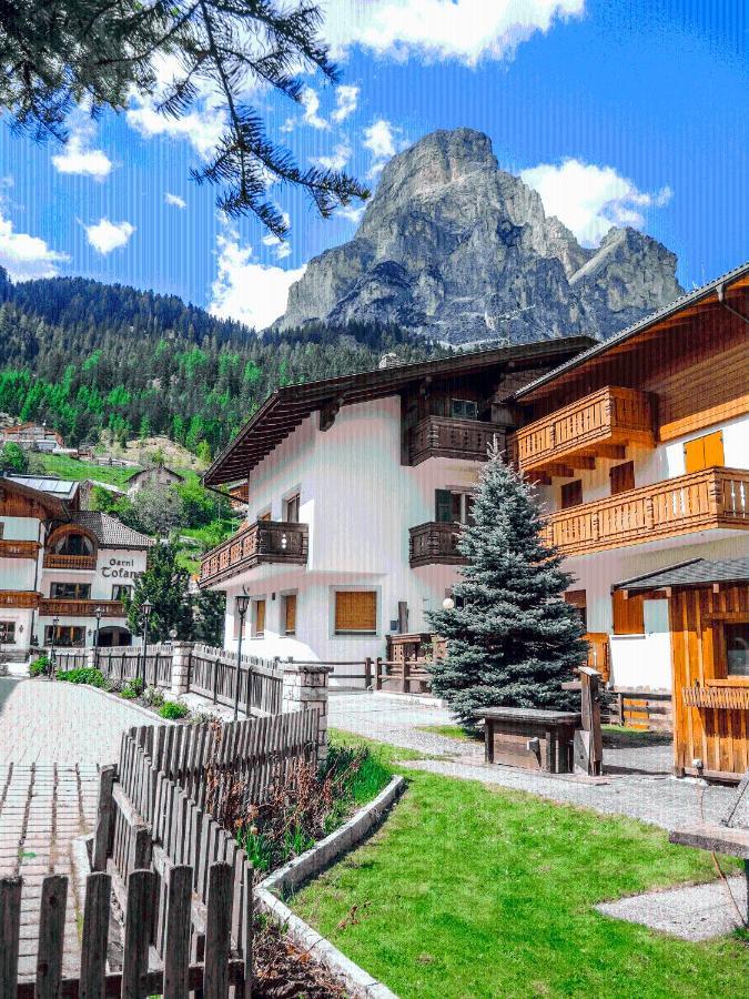 Garni Gabrieli Bed and Breakfast Corvara Exteriör bild