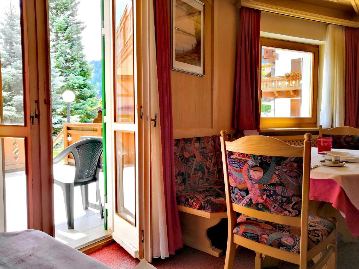 Garni Gabrieli Bed and Breakfast Corvara Exteriör bild