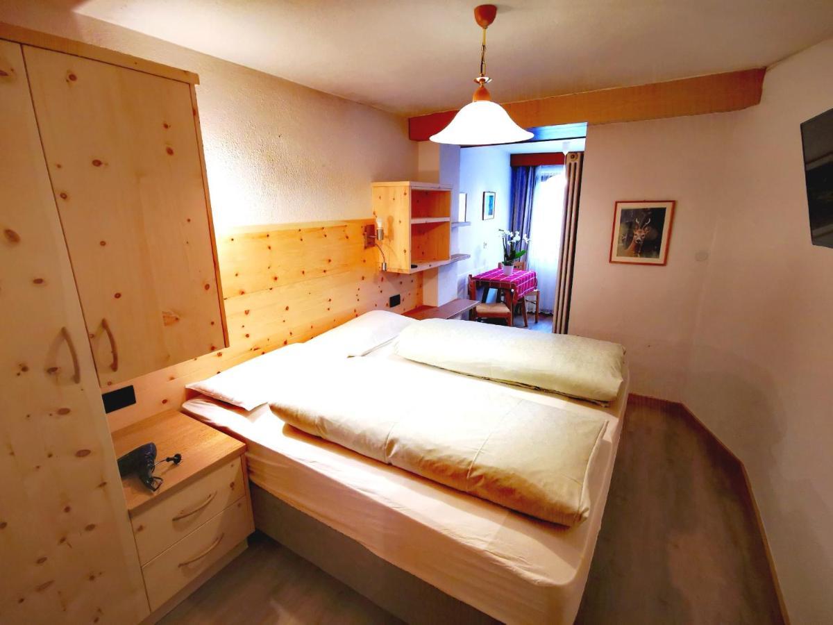 Garni Gabrieli Bed and Breakfast Corvara Exteriör bild