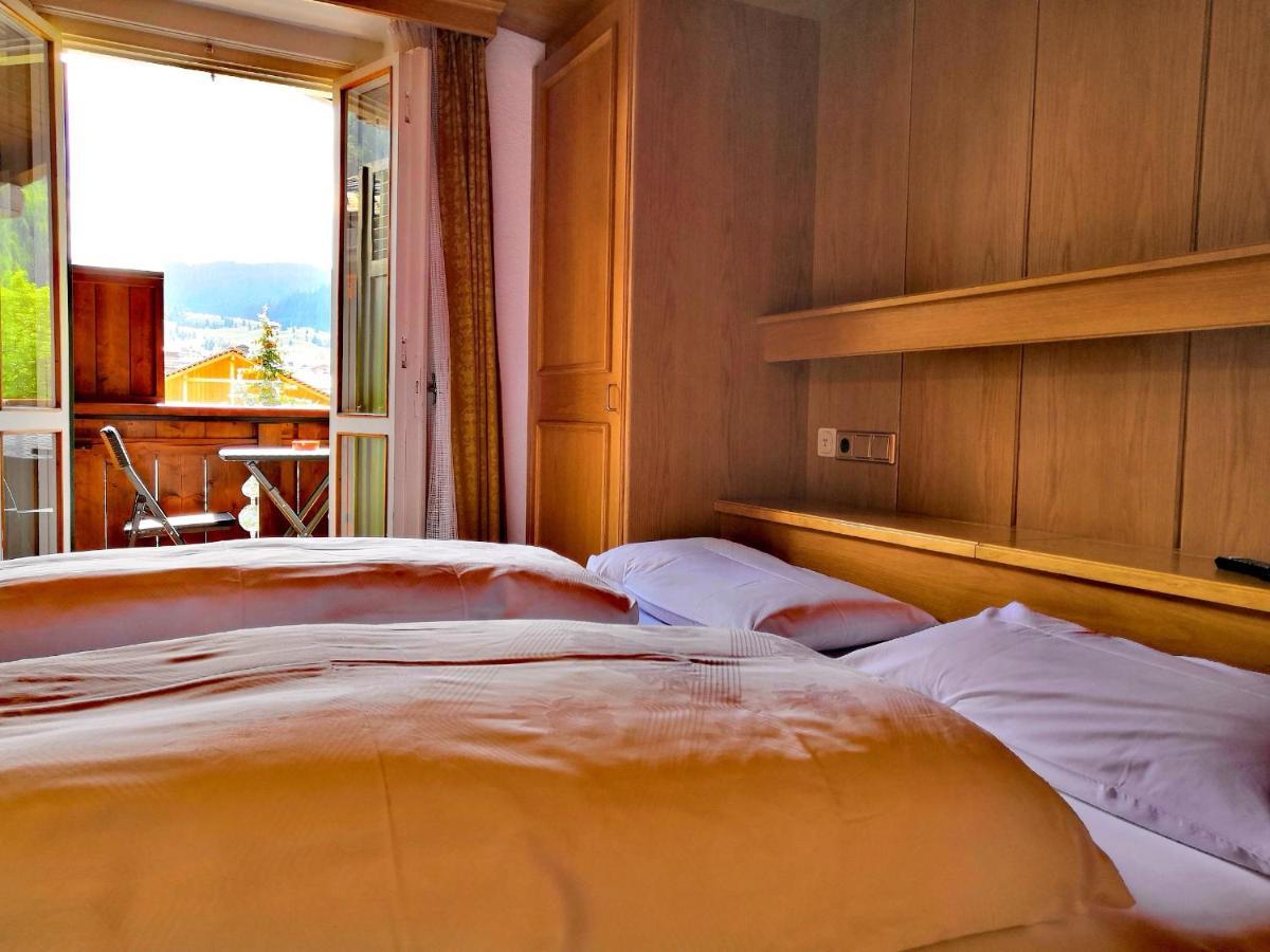 Garni Gabrieli Bed and Breakfast Corvara Exteriör bild