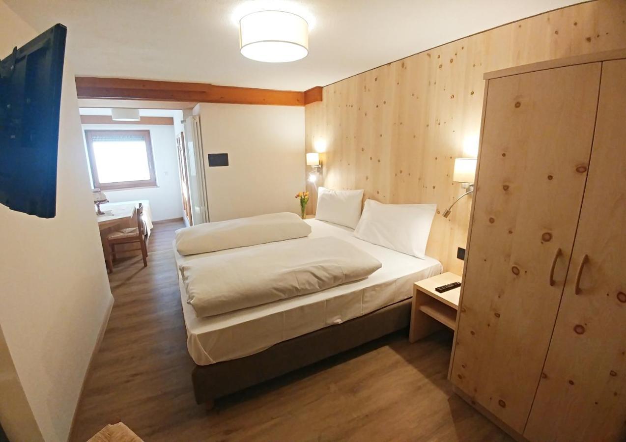 Garni Gabrieli Bed and Breakfast Corvara Exteriör bild